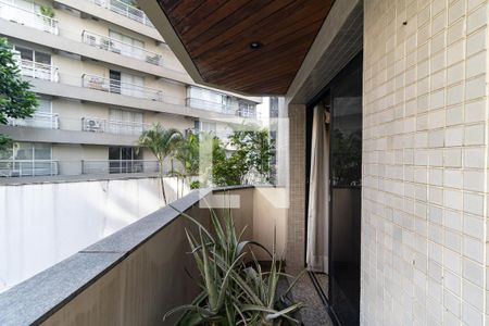Apartamento à venda com 186m², 4 quartos e 3 vagas Apartamento à venda com 186m², 4 quartos e 3 vagasVaranda da Sala