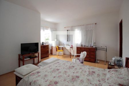 Casa à venda com 200m², 3 quartos e 3 vagas Casa à venda com 200m², 3 quartos e 3 vagasSuíte 1