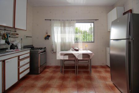 Casa à venda com 200m², 3 quartos e 3 vagas Casa à venda com 200m², 3 quartos e 3 vagasCozinha
