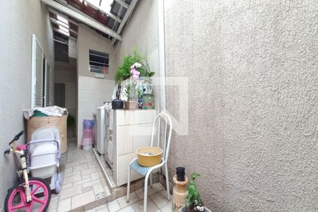 Casa à venda com 115m², 4 quartos e 1 vagaÁrea de Serviço