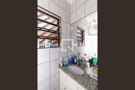 Casa à venda com 170m², 3 quartos e 4 vagasBanheiro 2