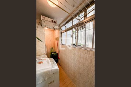 Apartamento à venda com 77m², 3 quartos e 2 vagas Apartamento à venda com 77m², 3 quartos e 2 vagasÁrea de Serviço