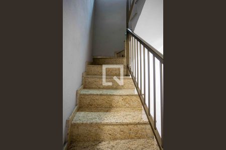 Casa à venda com 133m², 3 quartos e 2 vagasEscada