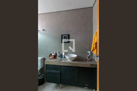 Casa à venda com 739m², 4 quartos e 6 vagas Casa à venda com 739m², 4 quartos e 6 vagasBanheiro 3