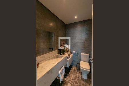 Casa à venda com 739m², 4 quartos e 6 vagas Casa à venda com 739m², 4 quartos e 6 vagasLavabo