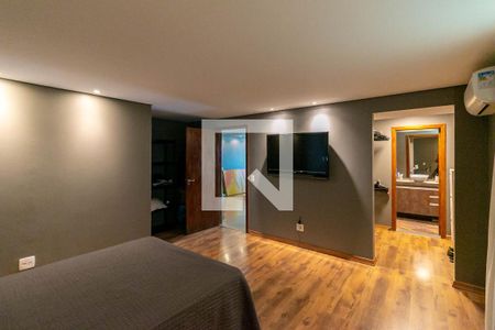 Casa à venda com 739m², 4 quartos e 6 vagas Casa à venda com 739m², 4 quartos e 6 vagasQuarto 2