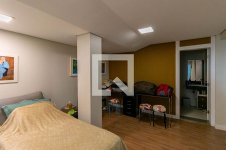 Casa à venda com 739m², 4 quartos e 6 vagas Casa à venda com 739m², 4 quartos e 6 vagasQuarto 1