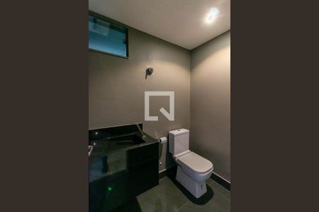 Casa à venda com 739m², 4 quartos e 6 vagas Casa à venda com 739m², 4 quartos e 6 vagasLavabo