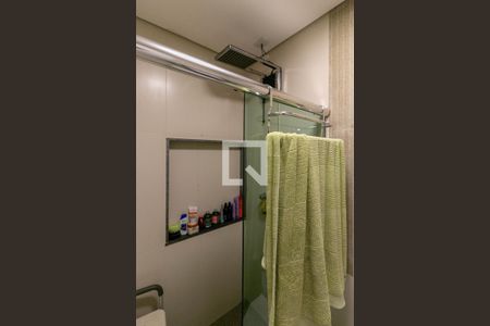 Casa à venda com 739m², 4 quartos e 6 vagas Casa à venda com 739m², 4 quartos e 6 vagasBanheiro 1