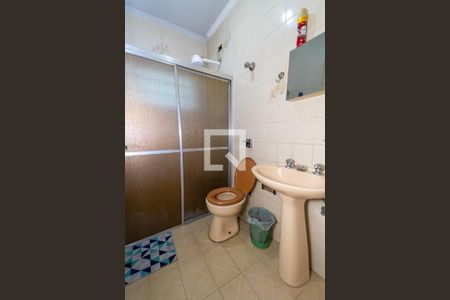 Casa à venda com 700m², 3 quartos e 3 vagas Casa à venda com 700m², 3 quartos e 3 vagasBanheiro 2