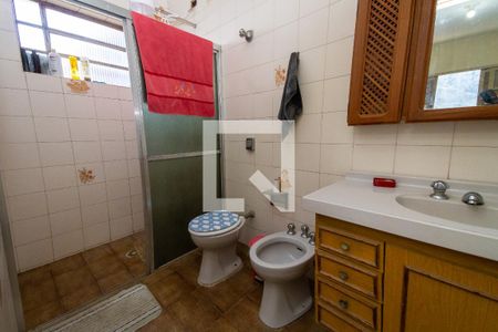 Casa à venda com 700m², 3 quartos e 3 vagas Casa à venda com 700m², 3 quartos e 3 vagasBanheiro 1