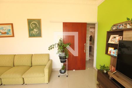 Sala de casa para alugar com 2 quartos, 100m² em Cascadura, Rio de Janeiro