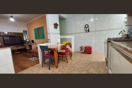 Casa à venda com 125m², 3 quartos e 2 vagasCozinha