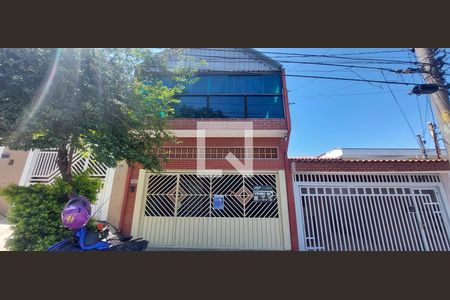 Casa à venda com 125m², 3 quartos e 2 vagasFachada