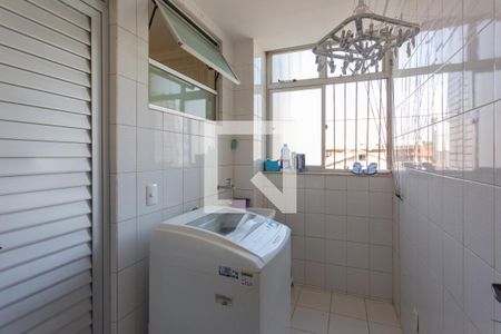 Apartamento à venda com 180m², 4 quartos e 3 vagas Apartamento à venda com 180m², 4 quartos e 3 vagasÁrea de Serviço