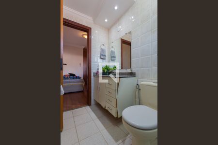 Apartamento à venda com 180m², 4 quartos e 3 vagas Apartamento à venda com 180m², 4 quartos e 3 vagasBanheiro da Suíte 2