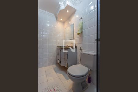 Apartamento à venda com 180m², 4 quartos e 3 vagas Apartamento à venda com 180m², 4 quartos e 3 vagasBanheiro da Suíte 1