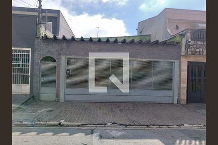 Casa à venda com 166m², 2 quartos e 3 vagas Casa à venda com 166m², 2 quartos e 3 vagasFachada