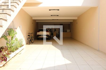 Casa à venda com 248m², 3 quartos e 6 vagas Casa à venda com 248m², 3 quartos e 6 vagasGaragem
