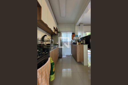 Casa à venda com 126m², 3 quartos e 2 vagas Casa à venda com 126m², 3 quartos e 2 vagasCozinha