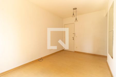 Sala de apartamento para alugar com 2 quartos, 56m² em Jardim Patente Novo, São Paulo