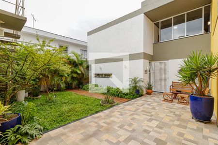 Casa à venda com 356m², 4 quartos e 2 vagas Casa à venda com 356m², 4 quartos e 2 vagasQuintal - Jardim