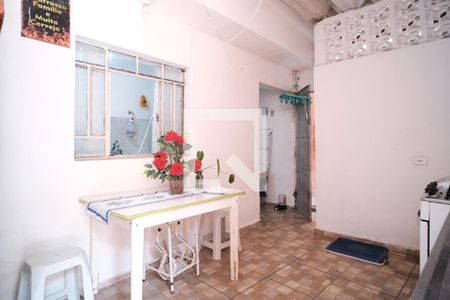 Casa à venda com 280m², 4 quartos e 3 vagas Casa à venda com 280m², 4 quartos e 3 vagasÁrea de serviço