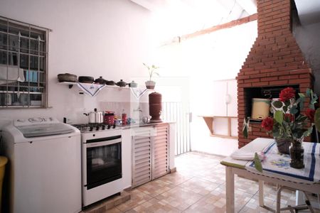 Casa à venda com 280m², 4 quartos e 3 vagas Casa à venda com 280m², 4 quartos e 3 vagasÁrea de serviço