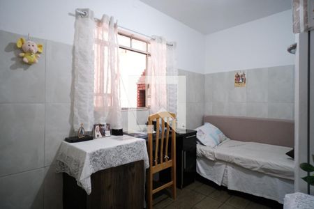 Casa à venda com 280m², 4 quartos e 3 vagas Casa à venda com 280m², 4 quartos e 3 vagasQuarto 2