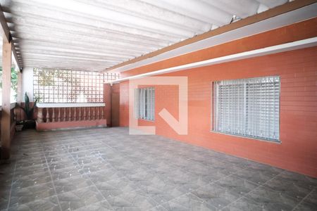 Casa à venda com 280m², 4 quartos e 3 vagas Casa à venda com 280m², 4 quartos e 3 vagasÁrea externa
