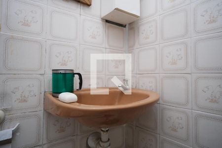 Casa à venda com 280m², 4 quartos e 3 vagas Casa à venda com 280m², 4 quartos e 3 vagasBanheiro 2