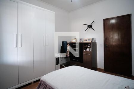 Casa à venda com 280m², 4 quartos e 3 vagas Casa à venda com 280m², 4 quartos e 3 vagasQuarto 1