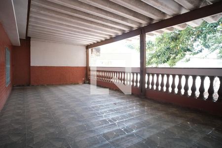 Casa à venda com 280m², 4 quartos e 3 vagas Casa à venda com 280m², 4 quartos e 3 vagasÁrea externa