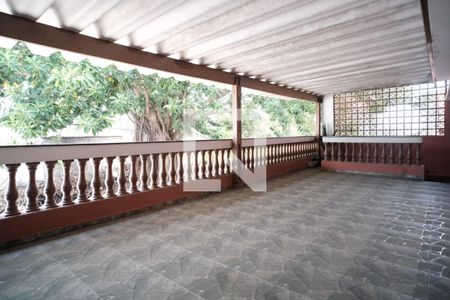 Casa à venda com 280m², 4 quartos e 3 vagas Casa à venda com 280m², 4 quartos e 3 vagasÁrea externa