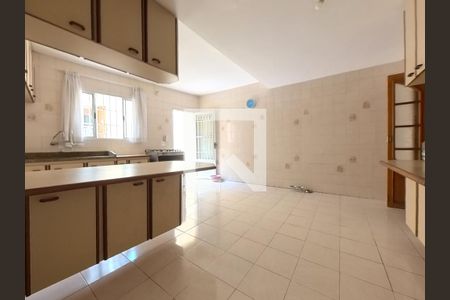 Casa à venda com 200m², 3 quartos e 2 vagasCozinha