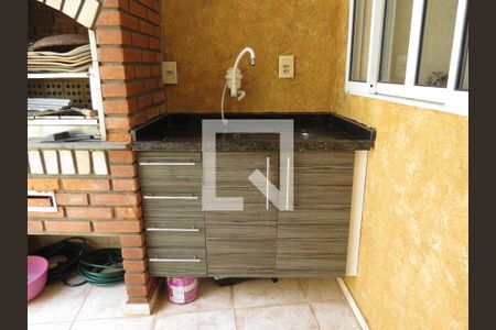 Casa à venda com 200m², 3 quartos e 2 vagasQuintal 