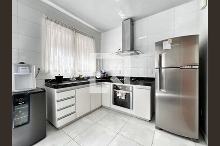 Apartamento à venda com 140m², 4 quartos e 3 vagas Apartamento à venda com 140m², 4 quartos e 3 vagasCozinha