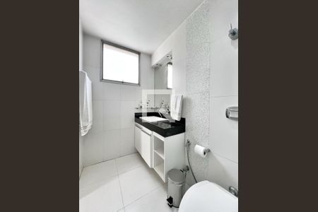 Apartamento à venda com 140m², 4 quartos e 3 vagas Apartamento à venda com 140m², 4 quartos e 3 vagasBanheiro do quarto 1