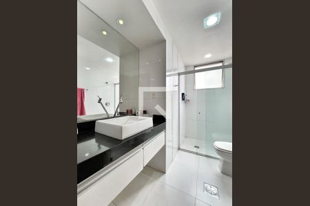 Apartamento à venda com 140m², 4 quartos e 3 vagas Apartamento à venda com 140m², 4 quartos e 3 vagasBanheiro 2