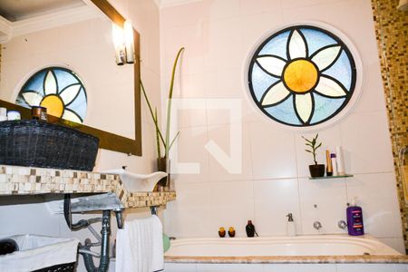 Casa à venda com 389m², 4 quartos e 4 vagasBanheiro