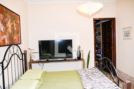 Casa à venda com 389m², 4 quartos e 4 vagasQuarto 2