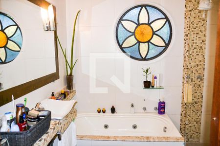 Casa à venda com 389m², 4 quartos e 4 vagasBanheiro