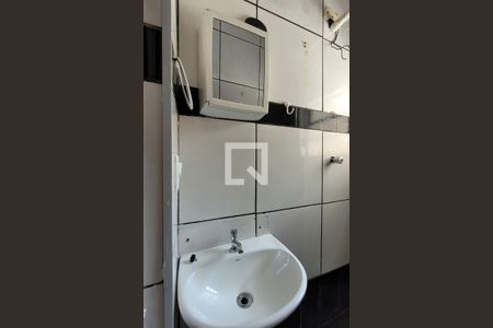 Banheiro de casa para alugar com 1 quarto, 45m² em Jardim Irene, Santo André