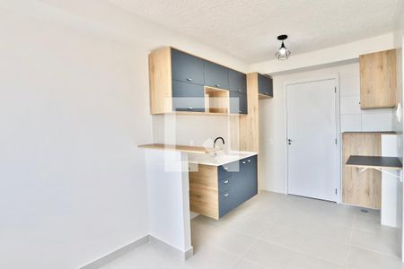Sala / Cozinha de apartamento para alugar com 1 quarto, 25m² em Vila Cláudia, São Paulo