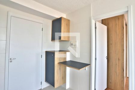 Sala / Cozinha de apartamento para alugar com 1 quarto, 25m² em Vila Cláudia, São Paulo