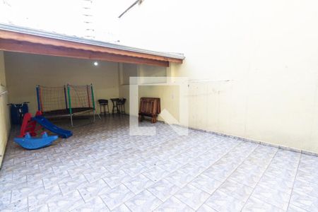 Casa à venda com 250m², 4 quartos e 2 vagas Casa à venda com 250m², 4 quartos e 2 vagasQuintal