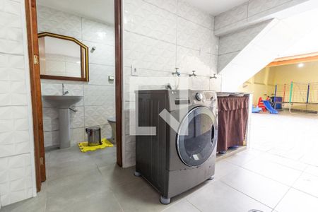 Casa à venda com 250m², 4 quartos e 2 vagas Casa à venda com 250m², 4 quartos e 2 vagasÁrea de serviço