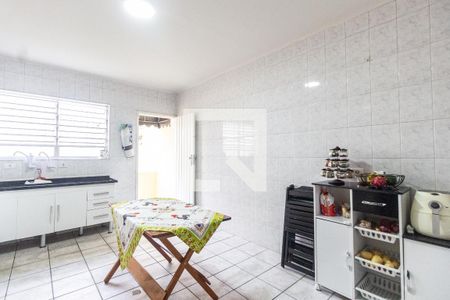 Casa à venda com 250m², 4 quartos e 2 vagas Casa à venda com 250m², 4 quartos e 2 vagasCozinha