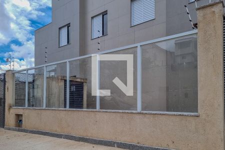 Apartamento à venda com 48m², 2 quartos e 2 vagas Apartamento à venda com 48m², 2 quartos e 2 vagasFachada