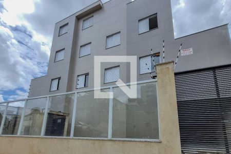 Apartamento à venda com 48m², 2 quartos e 2 vagas Apartamento à venda com 48m², 2 quartos e 2 vagasFachada